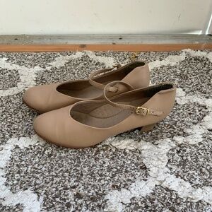 Capezio Character Shoes (Tan) (Size 9M Womens) (1.5” heel)
